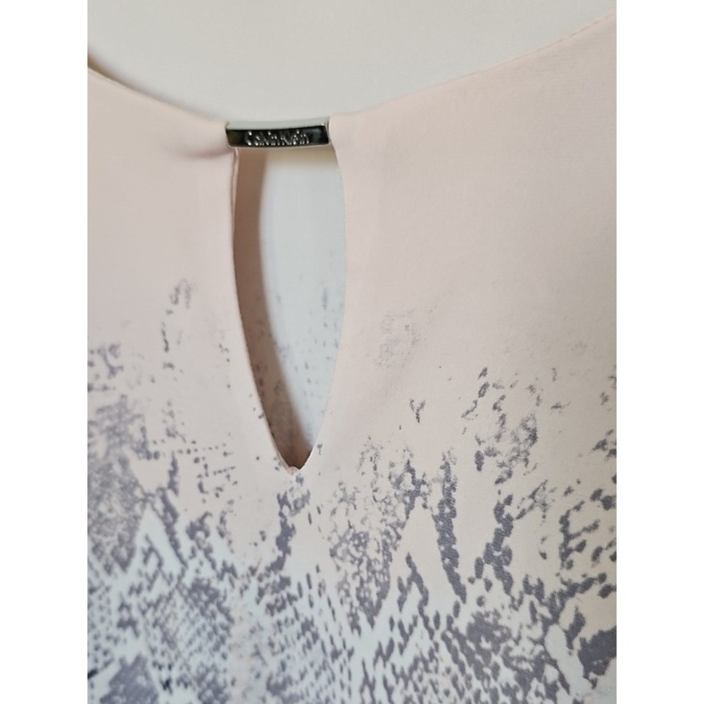 Calvin Klein Snakeskin Ombre Keyhole Blouse 3/4 Sleeves Pink XL - Picture 6 of 7